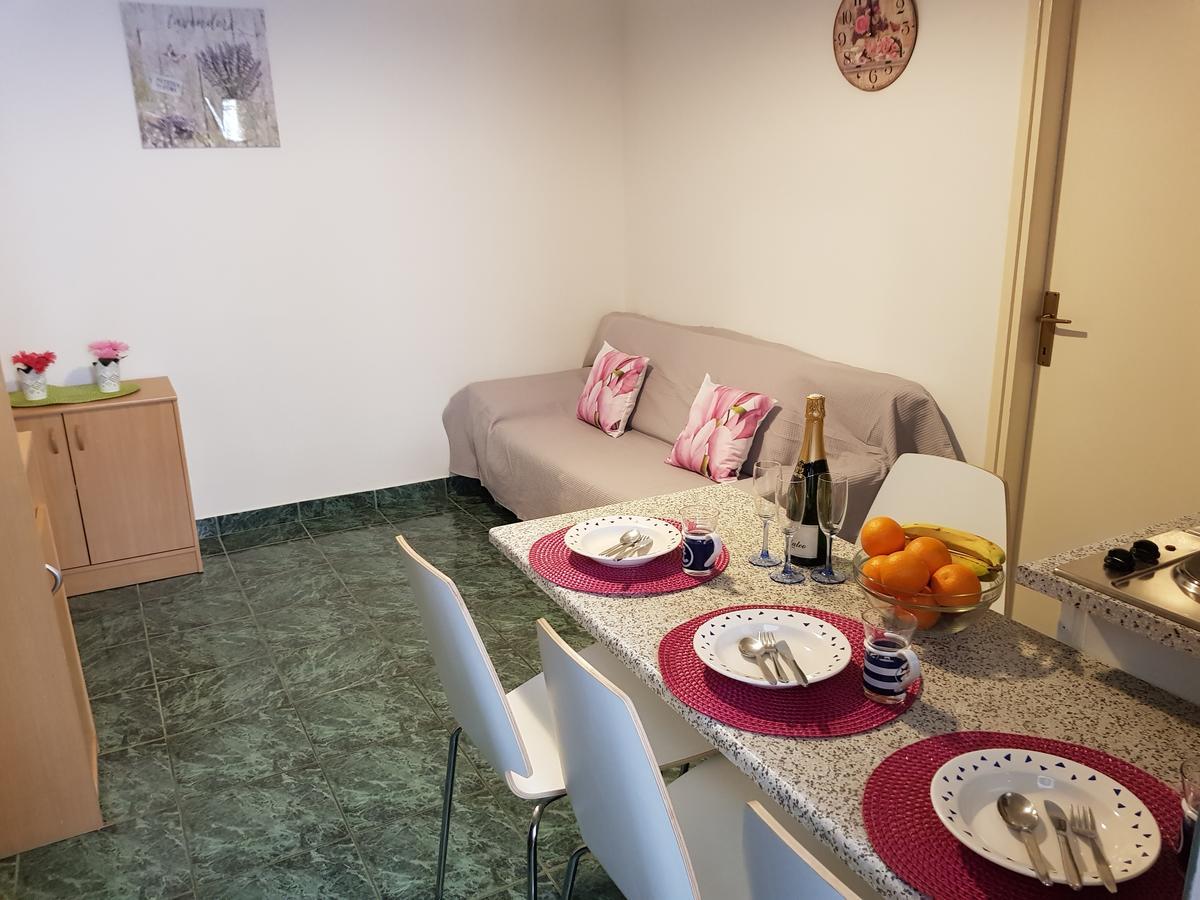 Apartmani Zoric Vodice Exterior photo